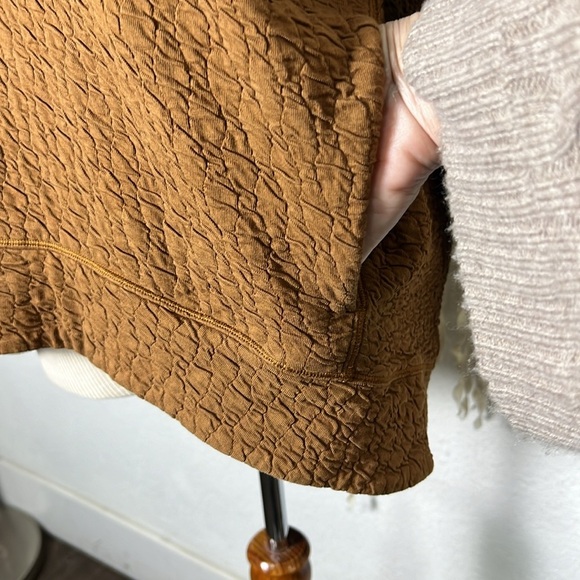 Lululemon Rippled V-Neck Pullover in Copper Brown size 4 - Picture 5 of 12